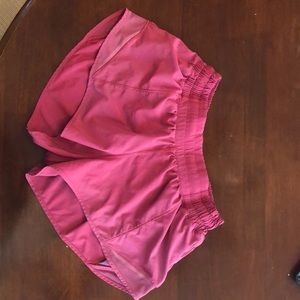 Lululemon pink hotty hot size 6 2.5 inch